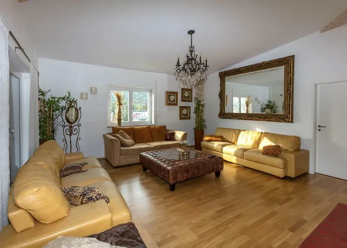 Deluxe Loft Mountain View