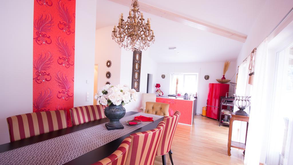 Deluxe Loft Mountain View Apartment