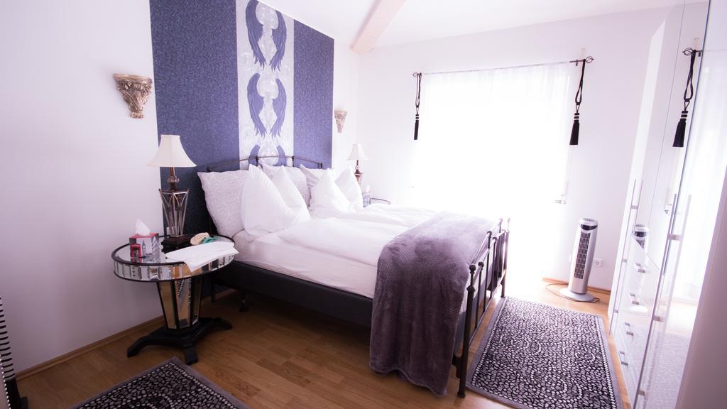 Deluxe Loft Mountain View Apartment *